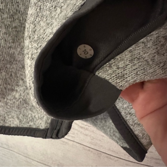 Lululemon It’s Fleecing Cold Zip Up Sweater. - Picture 7 of 10